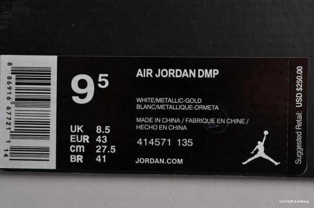 RETRO 414571-135 white AIR MOMENTS